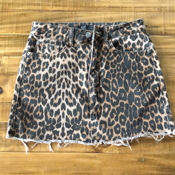 Zara Dresses & Skirts - Zara leopard skirt